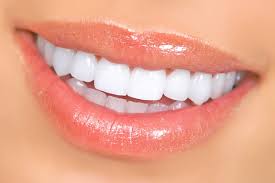 Top 5 Everyday Habits to Keep Your Smile Pearly White